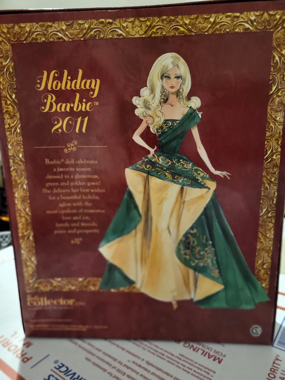Barbie Holiday Barbie 2011 Collector Doll - Green and Gold - Picture 2 of 7